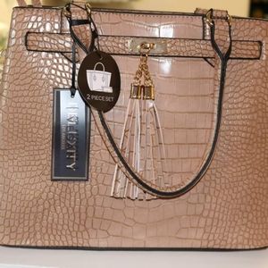 SOLD Ladies Deluxity handbag